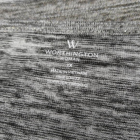 Shiny gold blouse plus 1X - Picture 4 of 8